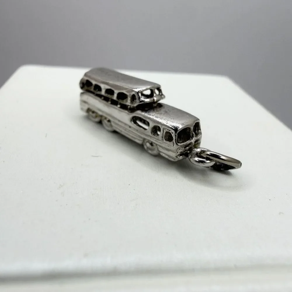 VTG moveable double decker bus charm/pendant in plated‎ 925!